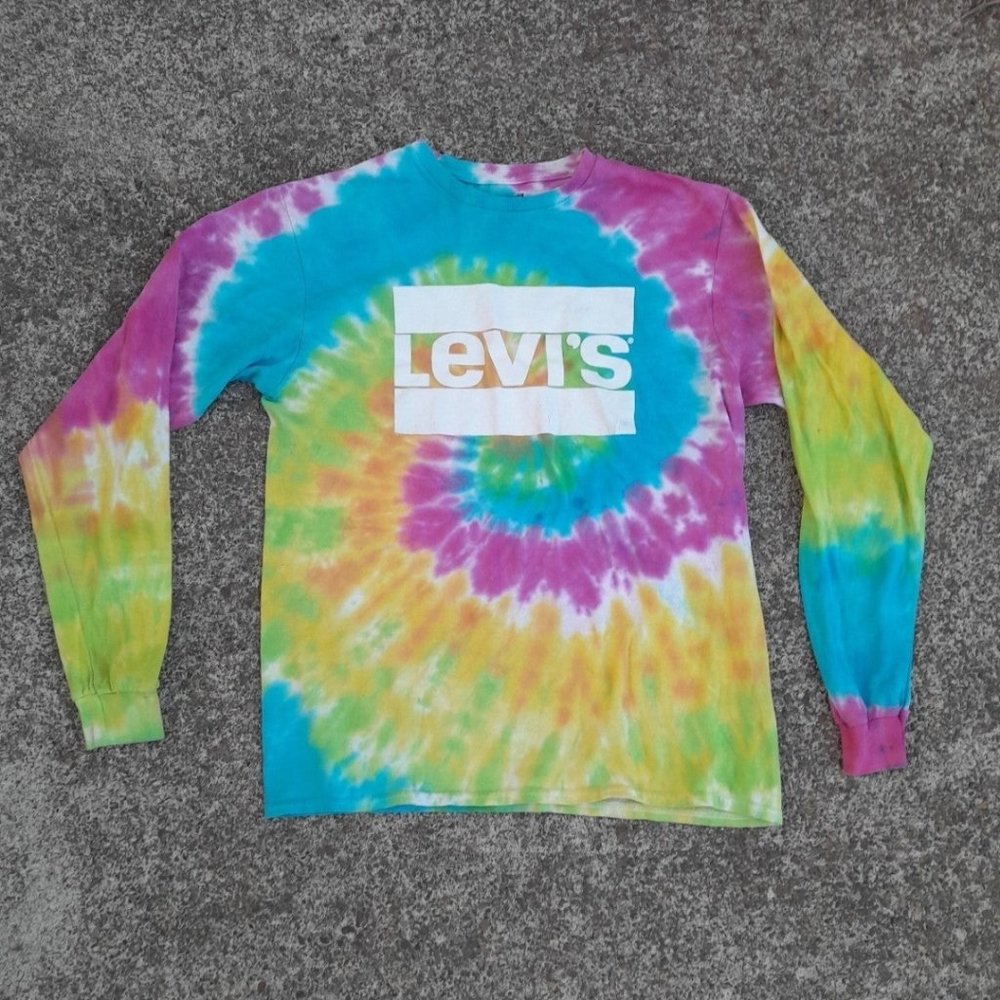 Levi's tie-dye shirt